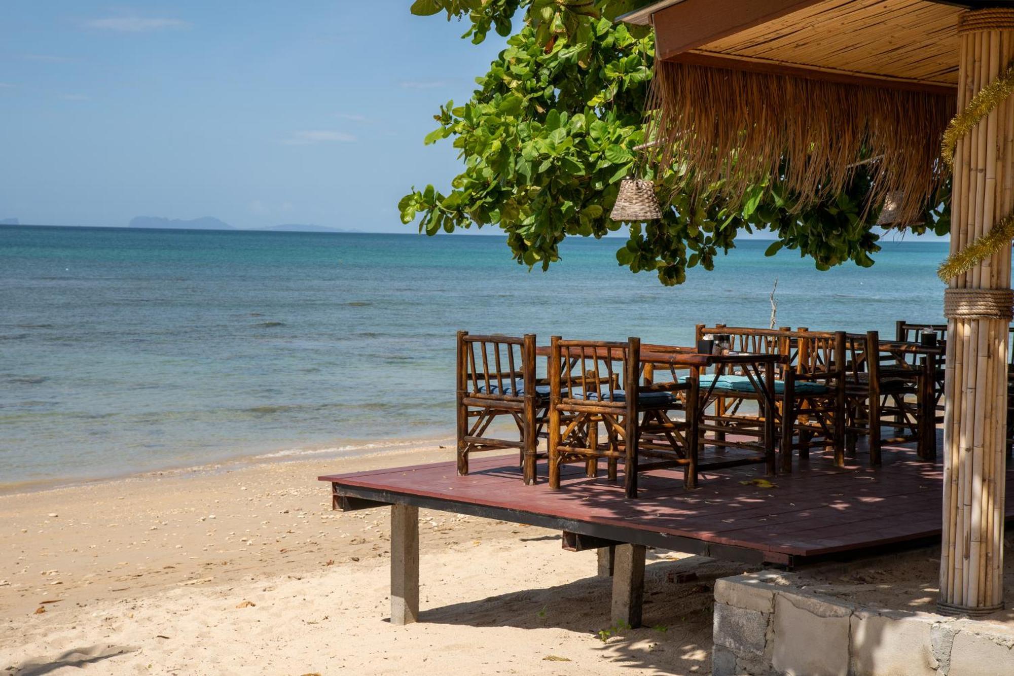 Isara Lanta Beach Resort Ko Lanta Eksteriør bilde