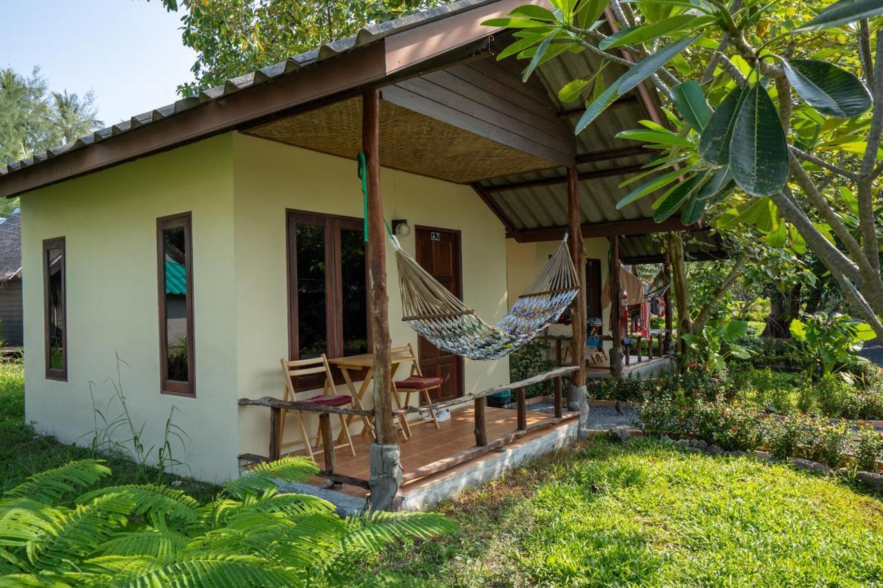 Isara Lanta Beach Resort Ko Lanta Eksteriør bilde